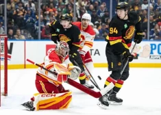 Bļugera pārstāvētā "Canucks" piedzīvo trešo zaudējumu pēc kārtas