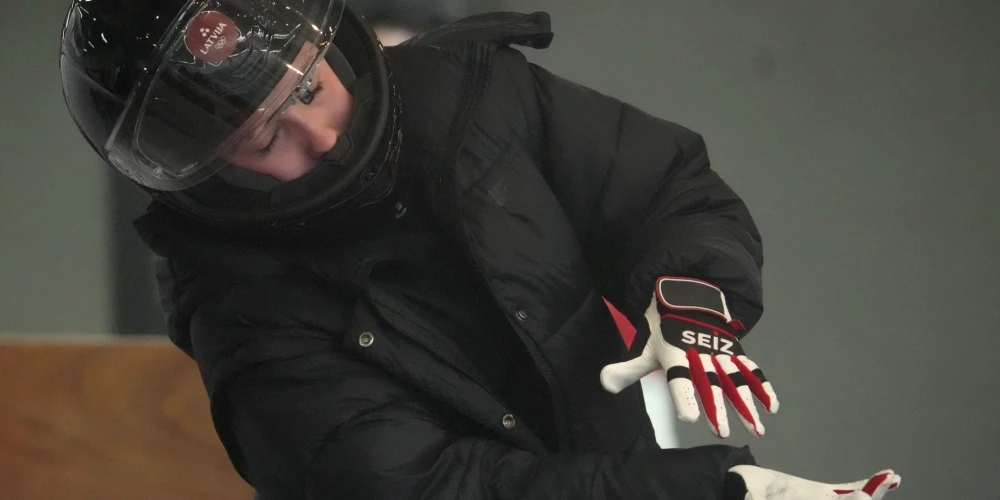 16 gadus vecā bobslejiste Amēlija Kotāne.