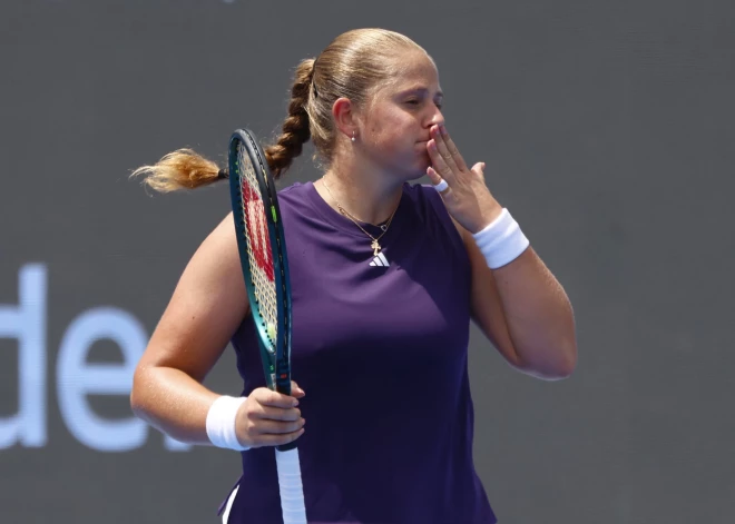 Ostapenko saglabā pozīciju, bet Semeņistajai trīs vietu kritums WTA rangā