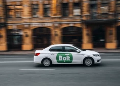 Водитель Bolt пережил непростую ситуацию - ребенок родился прямо в такси