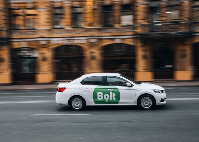 Водитель Bolt пережил непростую ситуацию - ребенок родился прямо в такси