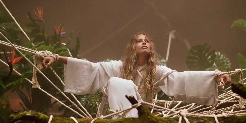 Nansija Garkalne mūzikā tagad ir Tikasha Sakama.