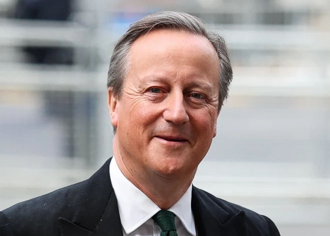 Lielbritānijas ekspremjers Kamerons paziņo, ka viņam konstatēts vēzis