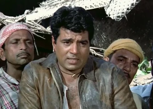 Дхармендра в фильме "Зита и Гита".