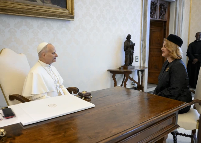 Ministru prezidente no pāvesta Leona XIV saņem svētību Latvijai