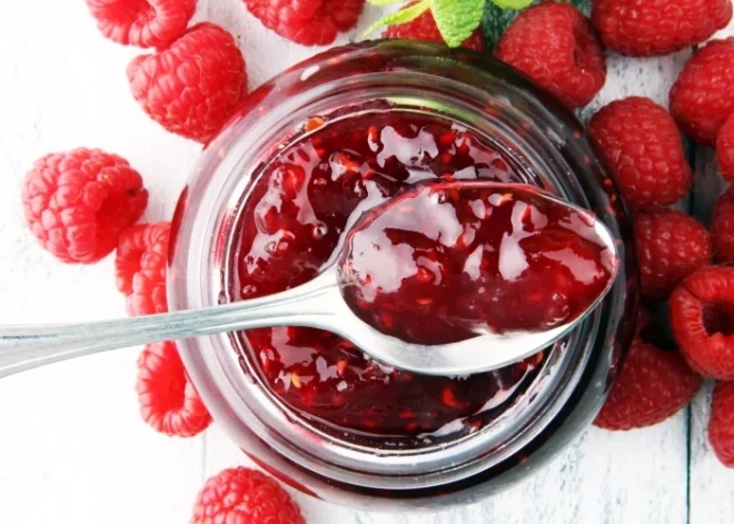 Aveņu un ābolu marmelāde ar timiānu