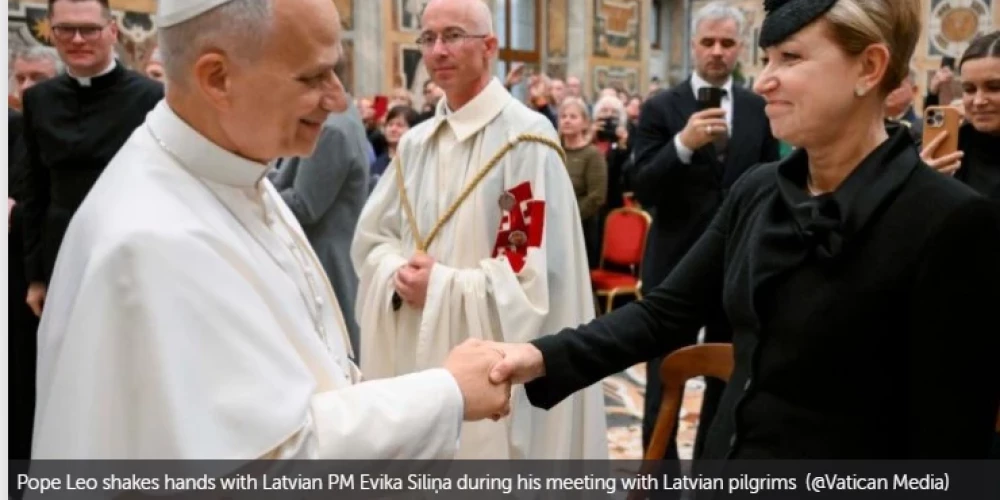 "Vatican News" raksta titulbildes aprakstā minēta Evika Siliņa, taču bildē redzama vēstniece Elita Kuzma.
