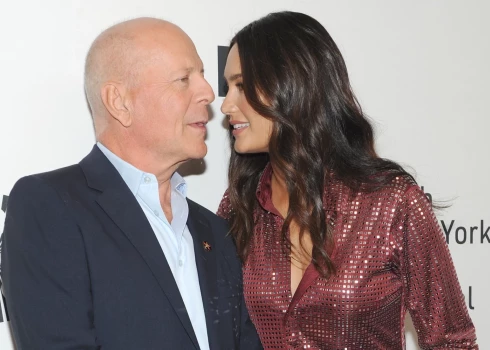 "Он все еще узнаёт нас": Эмма Хеминг Уиллис о болезни Брюса.