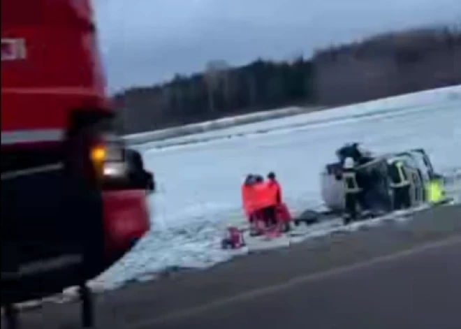 VIDEO: smaga avārija Saldus pusē – dzīvību zaudējuši trīs cilvēki