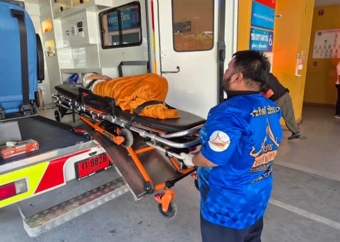 65 gadus vecā kundze svētdien tika aizvesta uz slimnīcu. 