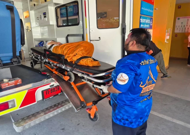 Visi domāja, ka viņa ir nomirusi un tad viņa pieklauvēja – šokējošs incidents Taizemes templī