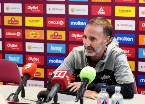 Latvijas vīriešu valstsvienības galvenais treneris Sito Alonso piedalās preses konferencē Latvijas vīriešu basketbola valstsvienības mediju pasākumā "Xiaomi arēnā".