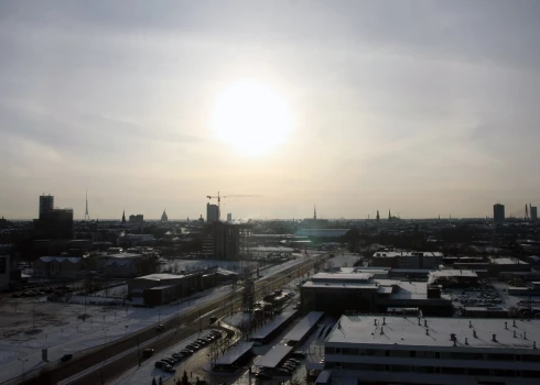 Šorīt daudzviet Latvijā autoceļi sniegoti un apledo.