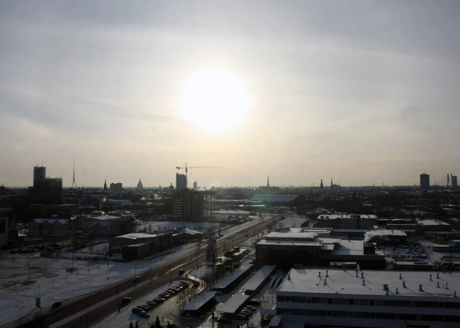 Apledojums šorīt apgrūtina braukšanu daudzviet Latvijā