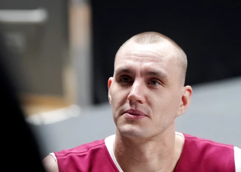 Latvijas izlases galvenais treneris Sito Alonso redz vietu Anžejam Pasečņikam sastāvā.