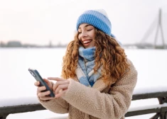 Часть абонентов мобильной связи в Латвии с нового года получат необычный пункт в счете за услуги