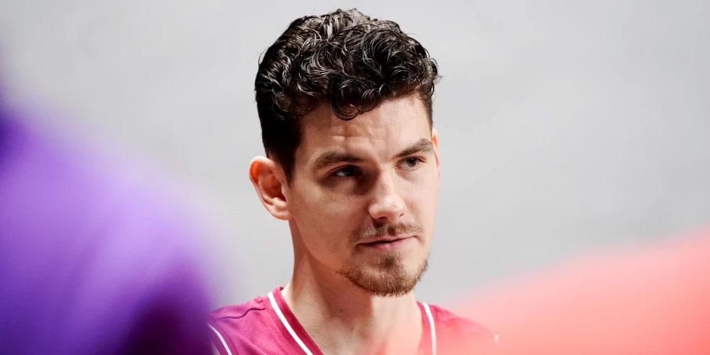 Vīriešu izlasē līdz šim Roberts Blumbergs nospēlējis tikai vienu spēli. 