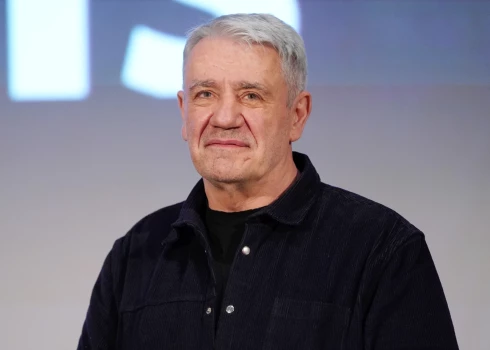 Aktieris Mārtiņš Vilsons uzstāsies Liepājā.