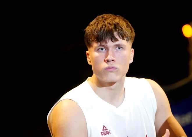 17 gadus vecais Ričards Aizpurs par pieaugušo basketbolu: vai esi jauns vai vecs, basketbolā bumba ir jāmet grozā