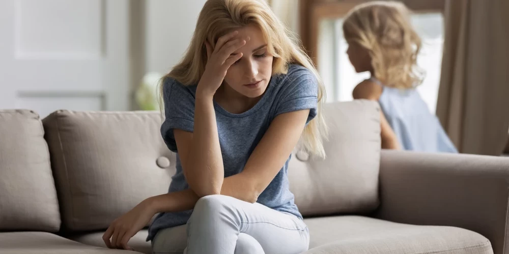 Deviņi no desmit vecākiem bērnu audzināšanā ir izmantojuši emocionālās vardarbības metodes.