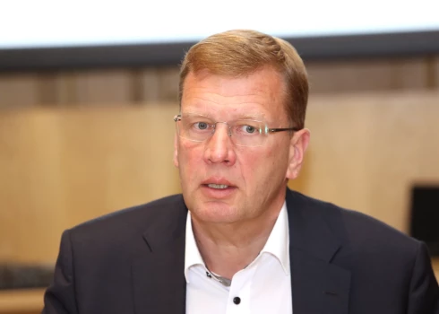 Latvijas Bankas Naudas apgrozības pārvaldes vadītājs Jānis Blūms teic, ka skaidrās naudas nākotne nav apdraudēta.