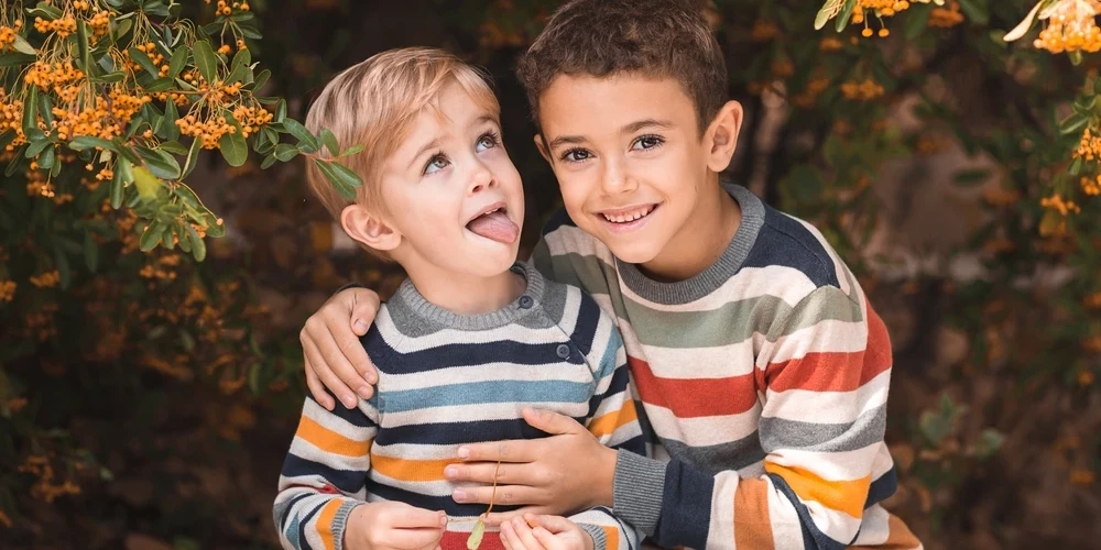 Vai, esot mazam, vispār var pateikt, kāda ir bērna seksuālā orientācija?! Izrādās, var gan, un pirmās iezīmes pamanāmas vidēji jau no trīs gadu vecuma. To apliecina vairāki pētījumi. 