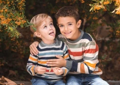 Kādā vecumā var pamanīt, ka bērns ir homoseksuāls, un cik lielu lomu spēlē gēni? Skaidro biologs