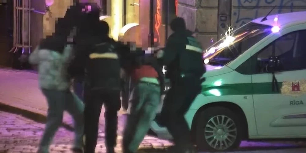 Молодой человек, выстреливший в воздух во время конфликта в Риге, был задержан сразу после сигнала с камер.