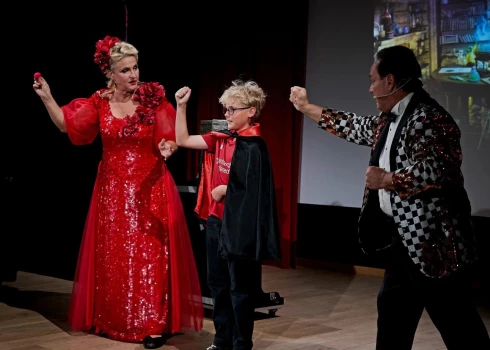 Iluzionisma teātris un muzejs “Mystero” svin piecu gadu jubileju un aicina uz īpašām izrādēm.