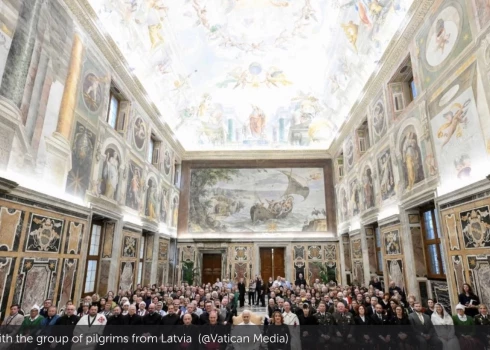 Pēc Jauns.lv publikācijas Vatikāna oficiālais medijs izmaina publikāciju. 