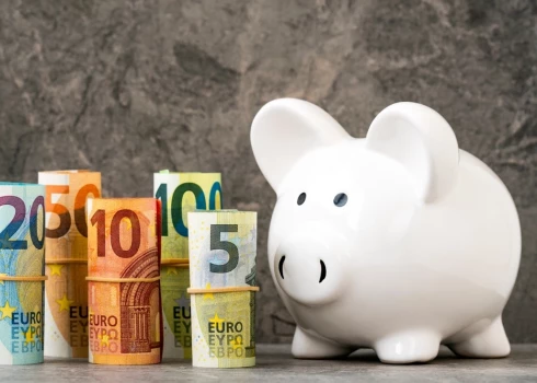 Тем, кто копит «на всякий случай», напомнили - при нынешней инфляции такой подход может обернуться потерянными возможностями.