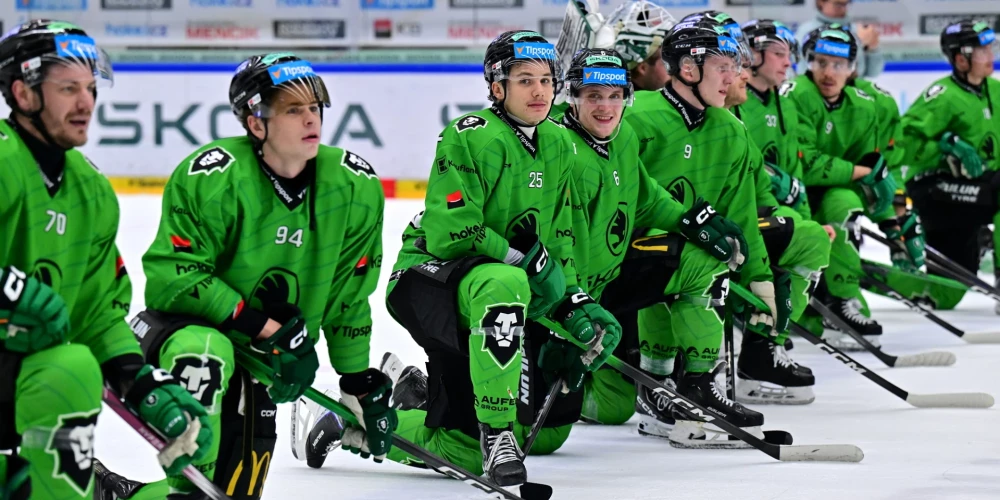 Miks Indrašis (ar 70. numuru) "Mlada Boleslav" tērpā