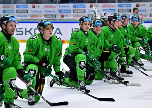 Miks Indrašis (ar 70. numuru) "Mlada Boleslav" tērpā