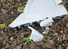 Kārtējais drons no austrumiem ielido NATO: šoreiz tas nogāzies lauku mājas dārzā Rumānijā