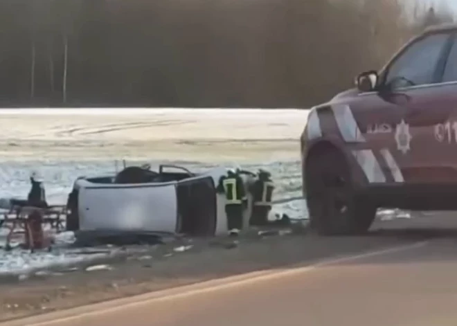 Подробности смертельного ДТП в Салдусском крае: четверых людей выбросило из салона машины