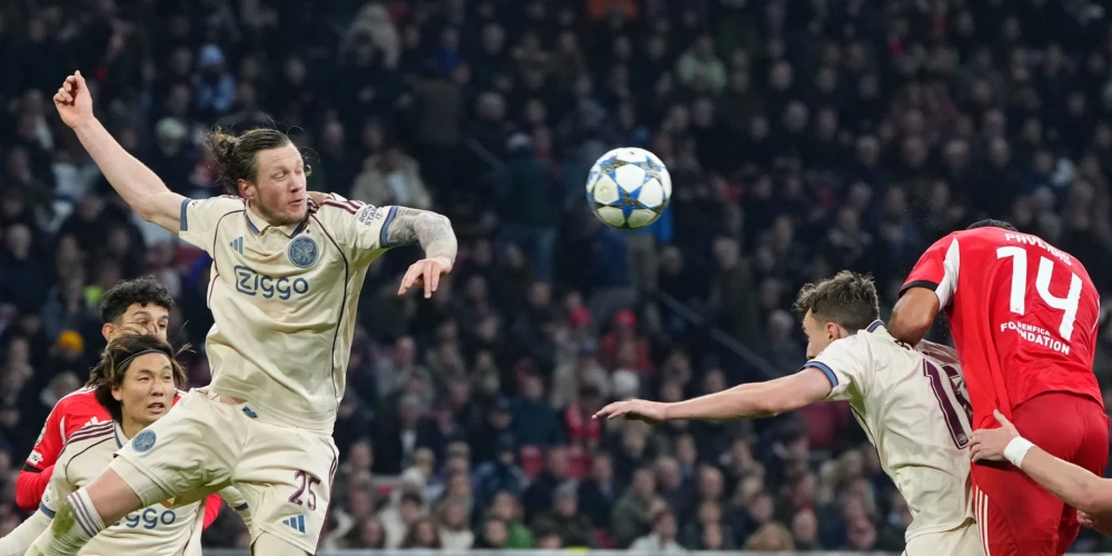 "Benfica" Amsterdamā sarūgtināja "Ajax", kas vienīgā ir bez punktiem Čempionu līgā (foto: Scanpix / AP)
