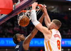 Porziņģis zaudētā "Hawks" spēlē gūst 22 punktus