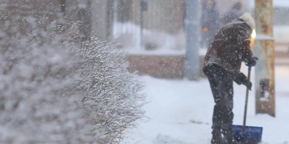 Latvijas dienvidaustrumos naktī uz ceturtdienu sniega sega kļūs par 5-9 centimetriem biezāka.