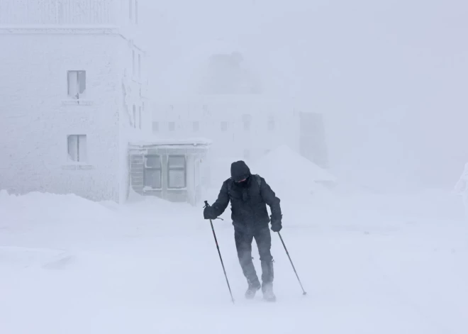 Latvijas dienvidaustrumiem tuvojas bīstami laikapstākļi. Iedzīvotājus aicina būt uzmanīgiem!
