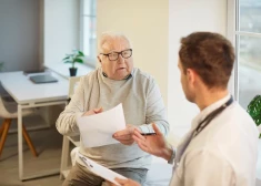 Жителям объяснили, почему таблетки от давления и сердца для пенсионеров могут стать роскошью