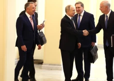 "Iedosim amerikāņiem plānu, ko viņi var uzdot par savu": "Bloomberg" publicē Putina padomnieku telefonsarunu