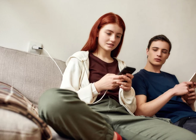 Jaunieši biežāk nomāc domas par greizsirdību