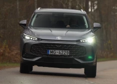 Izskaties redzēts. Braucam ar MG lielāko krosoveru HS