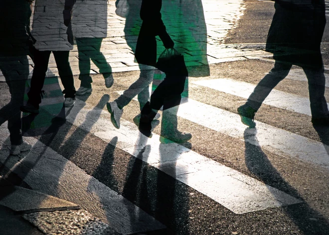 "У тебя есть редкая возможность проявить сознательность": ищут водителя, сбившего женщину в Иманте