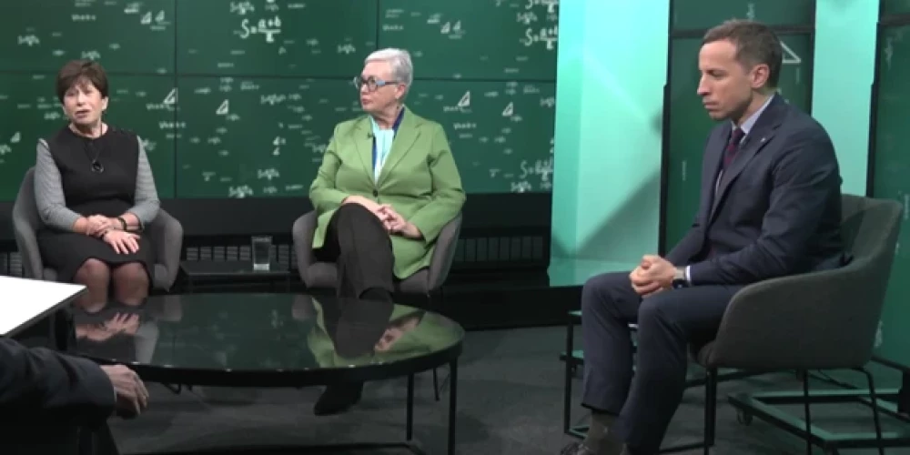 Raidījuma eksperti Inna Šteinbuka, Žaneta Ozoliņa un Ingmārs Pūķis.