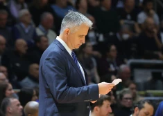 Rolandam Šmitam Stambulā būs jauns treneris. Pēc sagrāves Monako atlaiž Kokoškovu