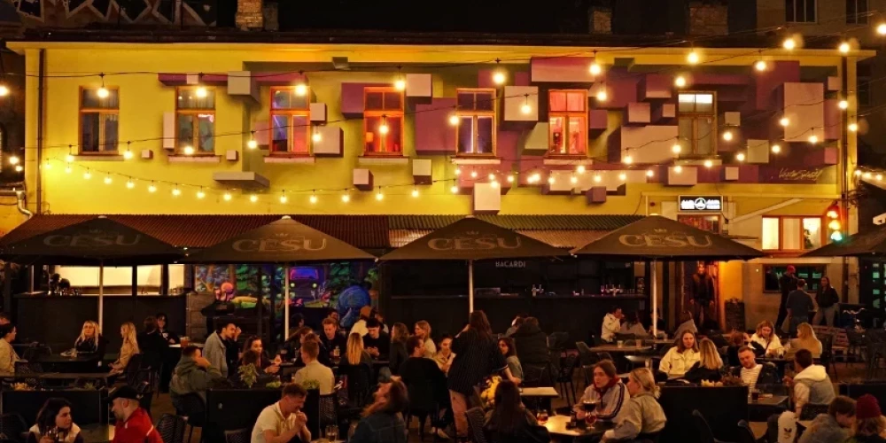 До свидания, Таллинский дворик...