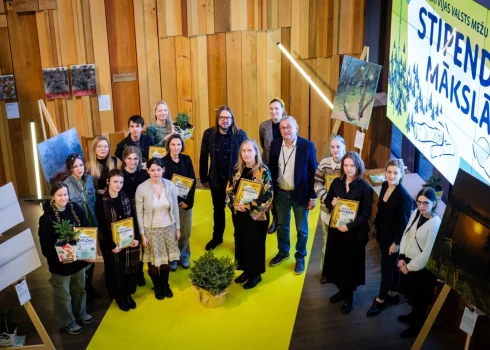 Piešķirta "Latvijas valsts mežu stipendija mākslā 2025". 