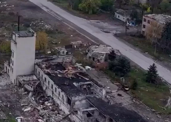 Kremļa dziedonis Ļepss, ne visai skaidrā, ierosina pārdēvēt Pokrovsku par godu Putinam, "kad mēs uzvarēsim"