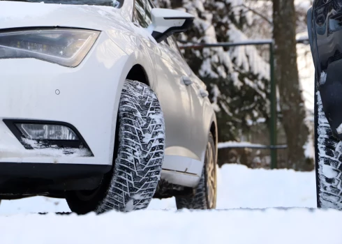  Ziemas riepām minimālais protektora dziļums ir 4 mm.